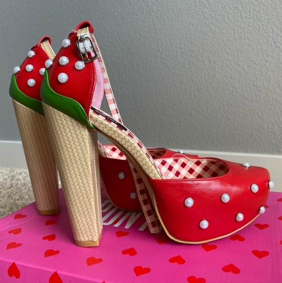NIB RARE Ironfist Strawberry Lips Platform Heels - Picture 2 of 7